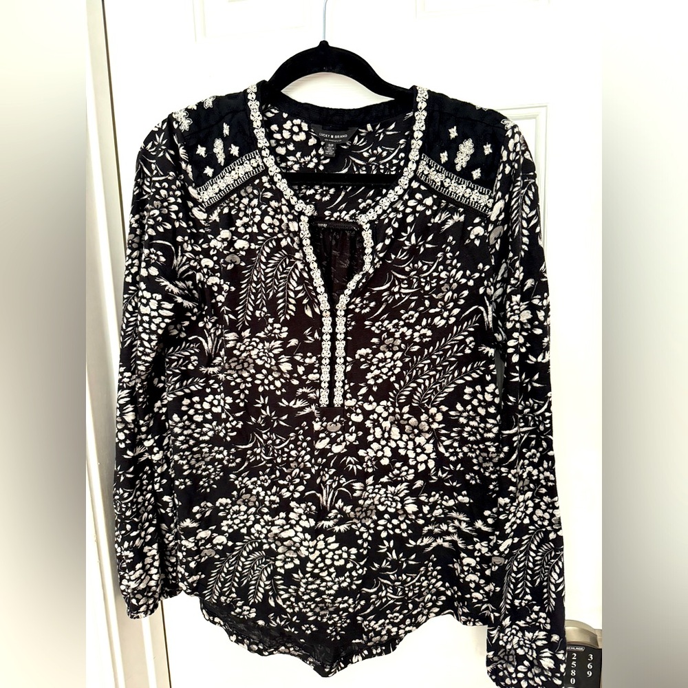 Lucky brand, long sleeve women’s shirt